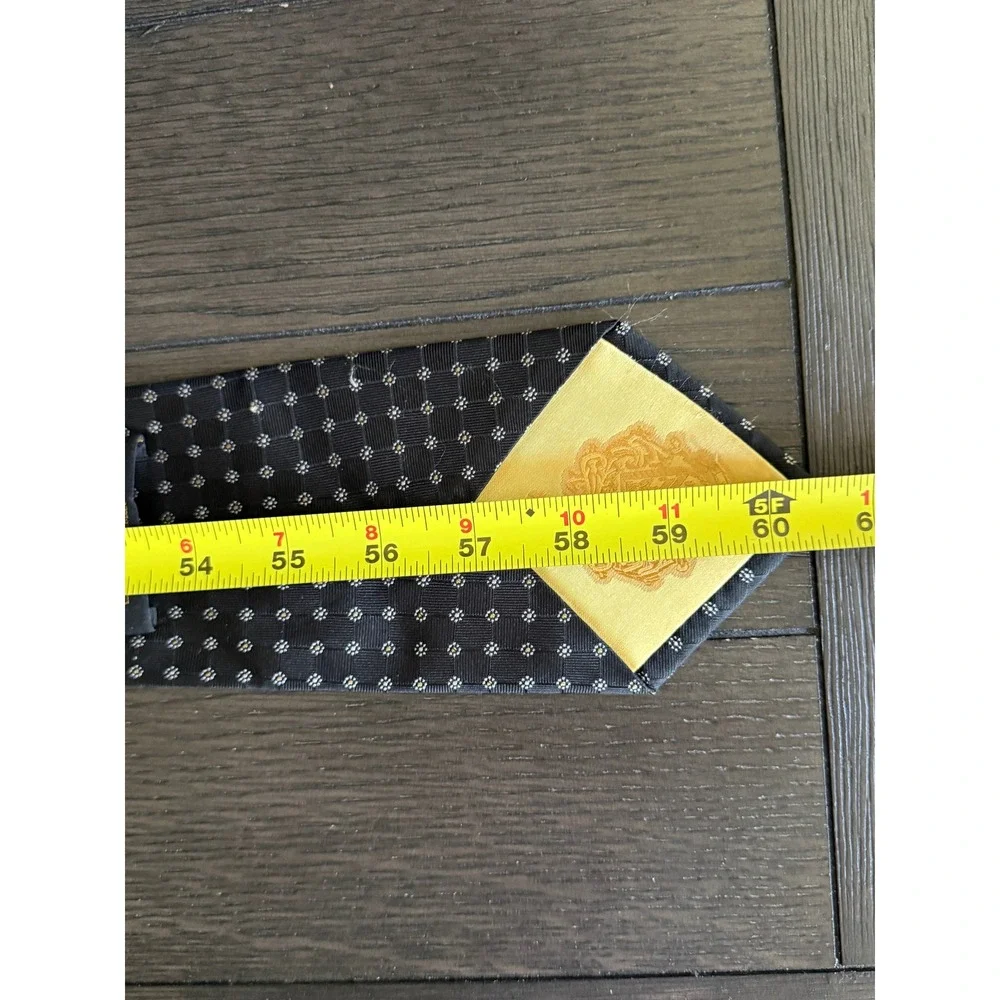 Donald J Trump Signature Collection Black Silk Geometric Floral Necktie 60 Inch